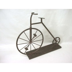 FIGURA FORJA BICICLETA...